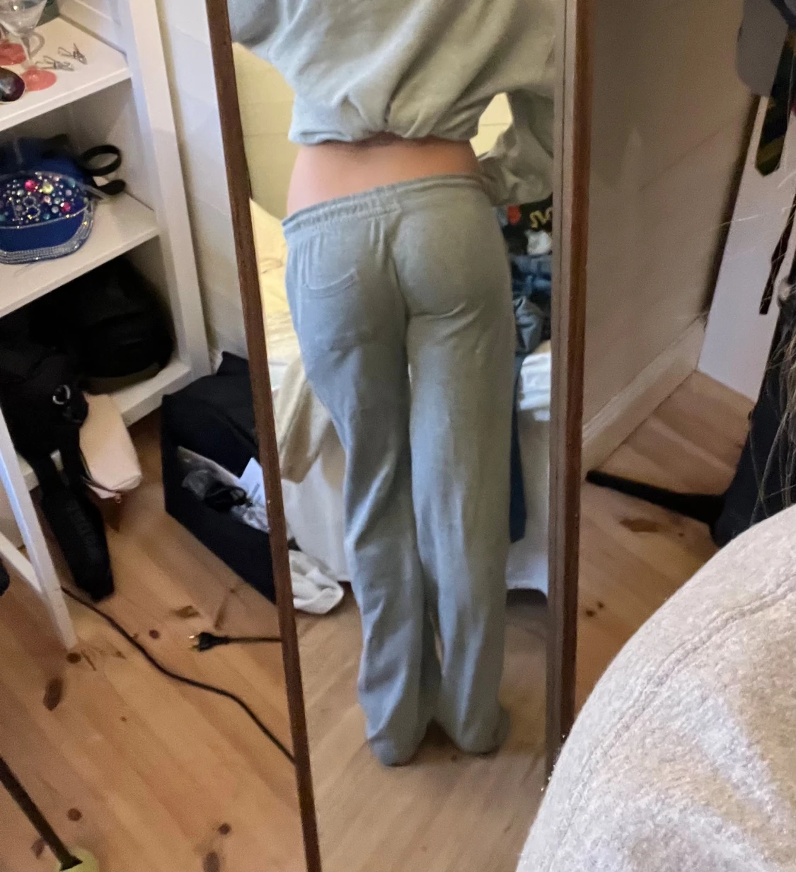 Lågmidjade mjukisbyxor - 1