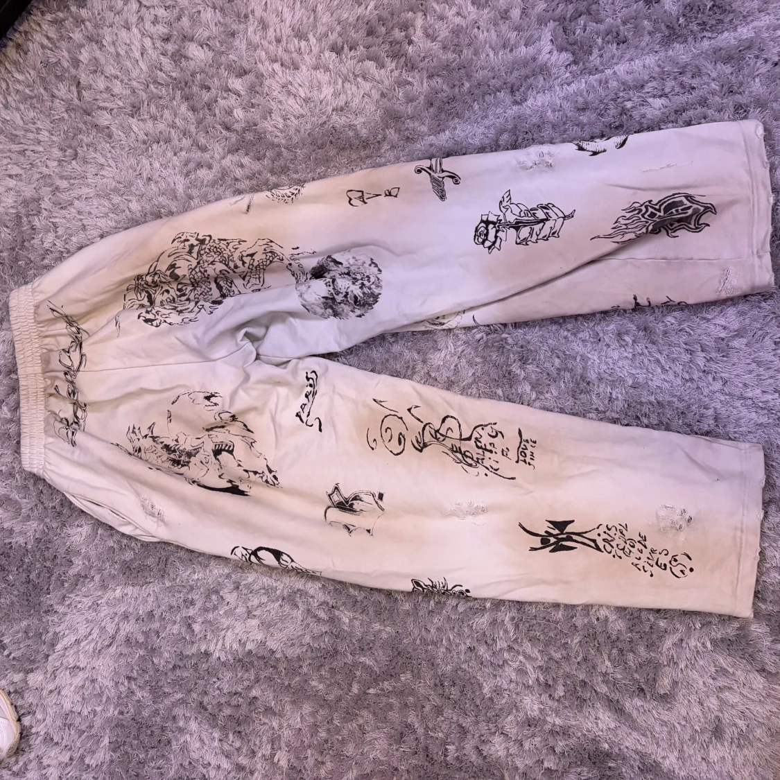 Balenciaga vita cream/beige baggy sweatpants med print - 2
