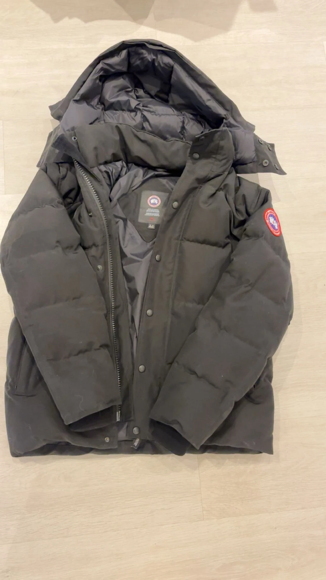 Svart dunjacka från Canada Goose M