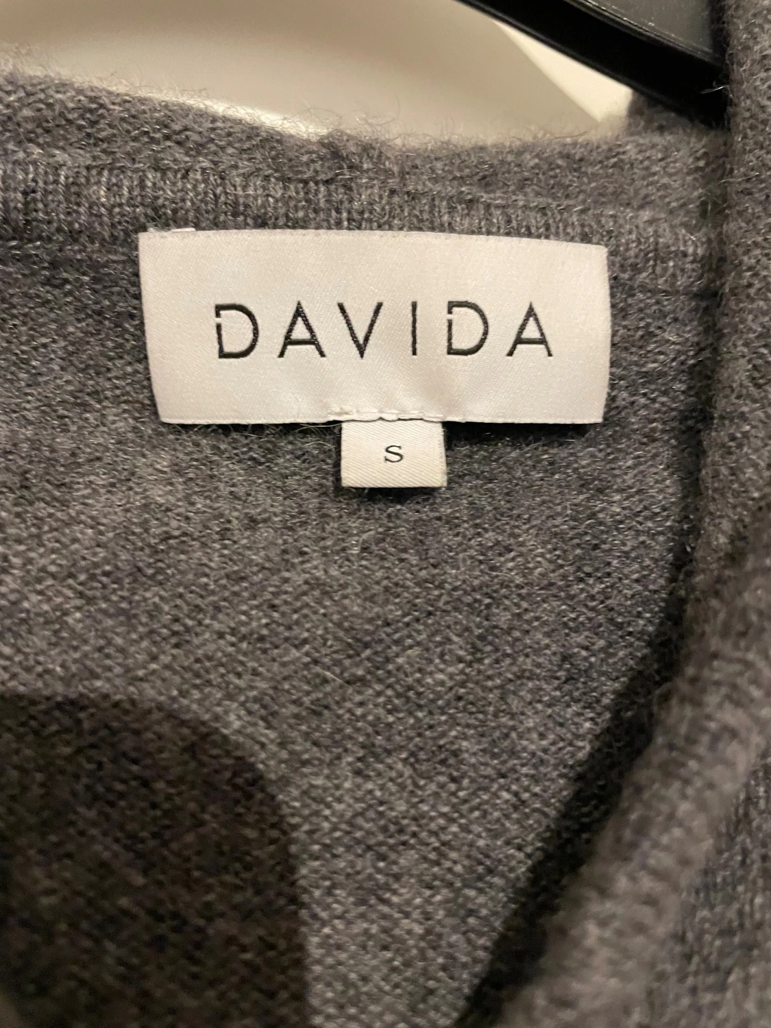 Mörkgrå hoodie i kashmir från Davida - 2