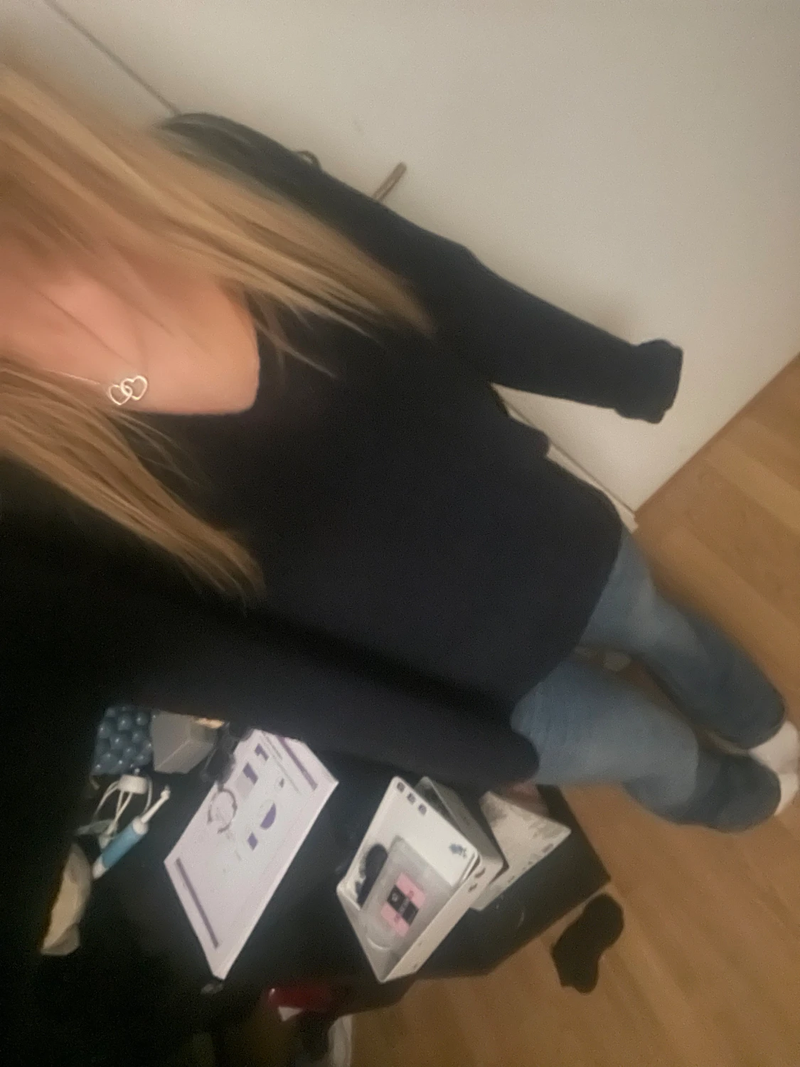 Mörkblå stickad tröja från ONLY