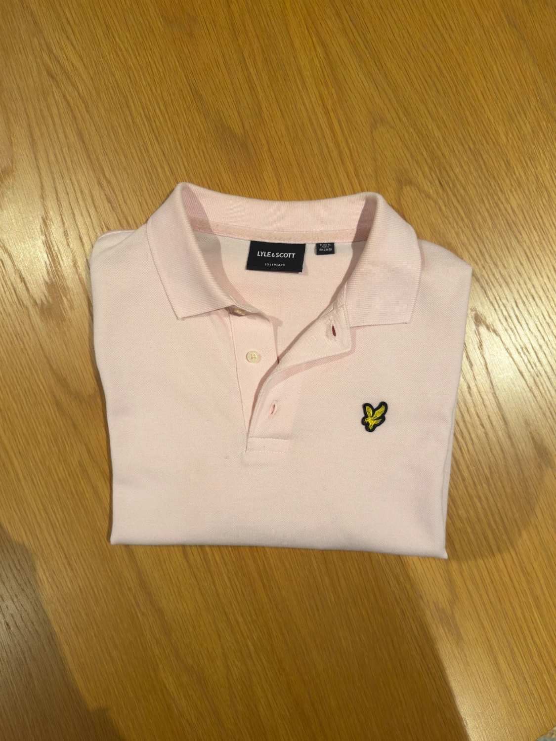 Rosa piké från Lyle & Scott