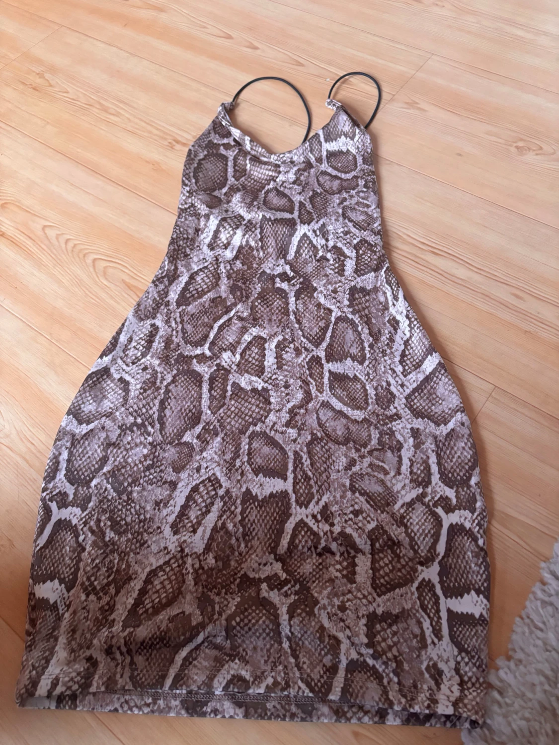 Brun ormmönstrad klänning H&M XS