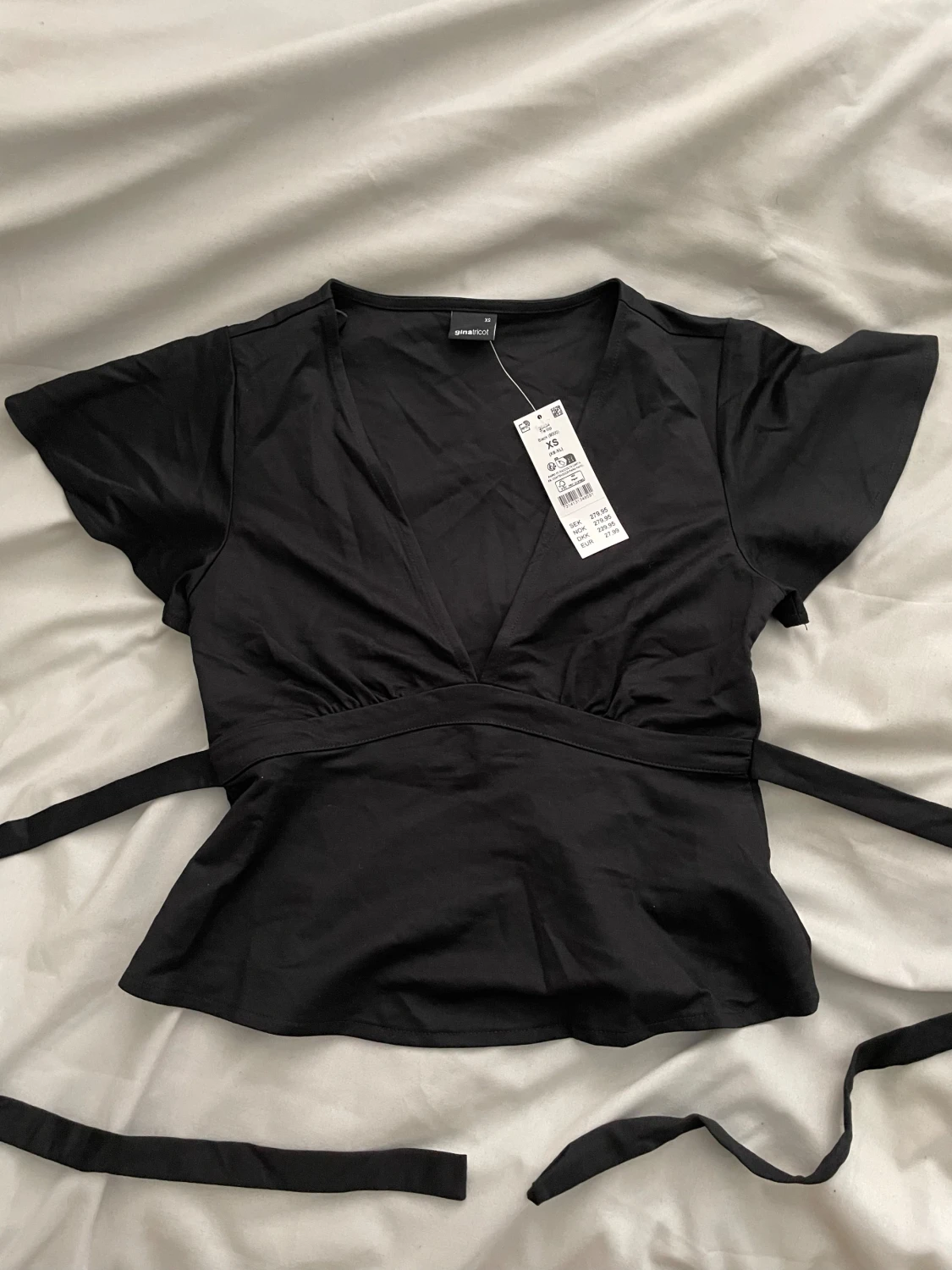 Svart tie top från gina 