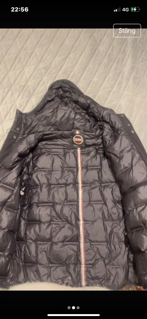 Colmar originals jacka - Säljer denna äkta Colmar jackan som är i perfekt skick som ny! Passar perfekt till vintern, säljer pga använder ej. Storlek M/L