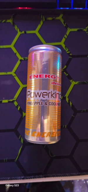 Powerking för dig som är sugna på något speciellt  - En oöppnad powerking burk med koffein pineapple & coconut från Spanien har aldrig sätt en sådan i Sverige 15+