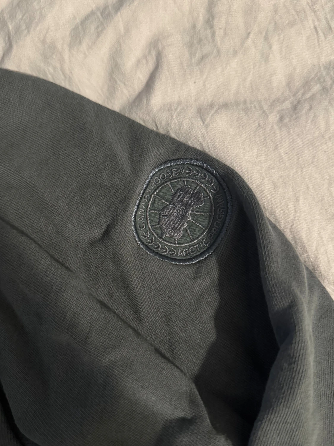 Mörkgrön  hoodiejacka från Canada Goose - 3