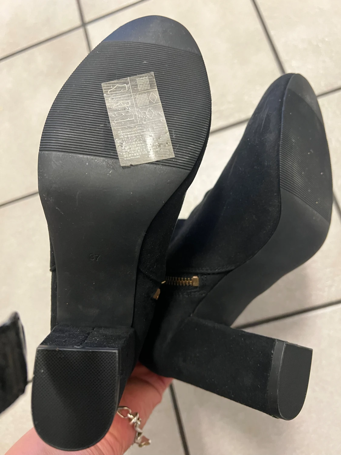 Svarta mocka boots med klack - 6