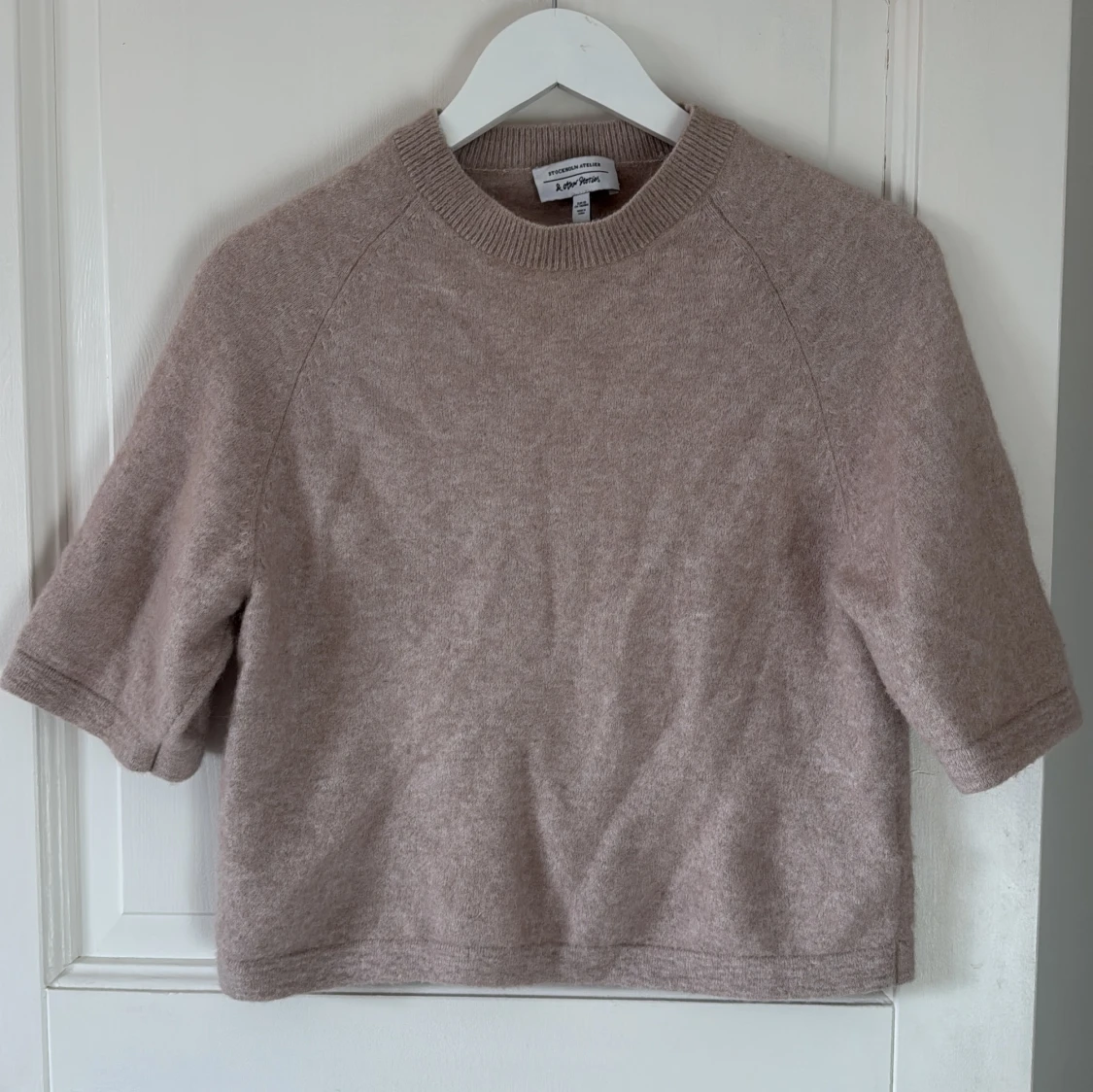 Beige stickad tröja & Other Stories XS