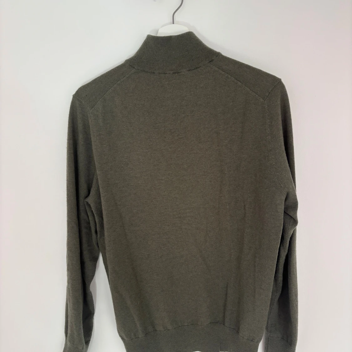 Olivgrön halvzip tröja Massimo Dutti  - 1