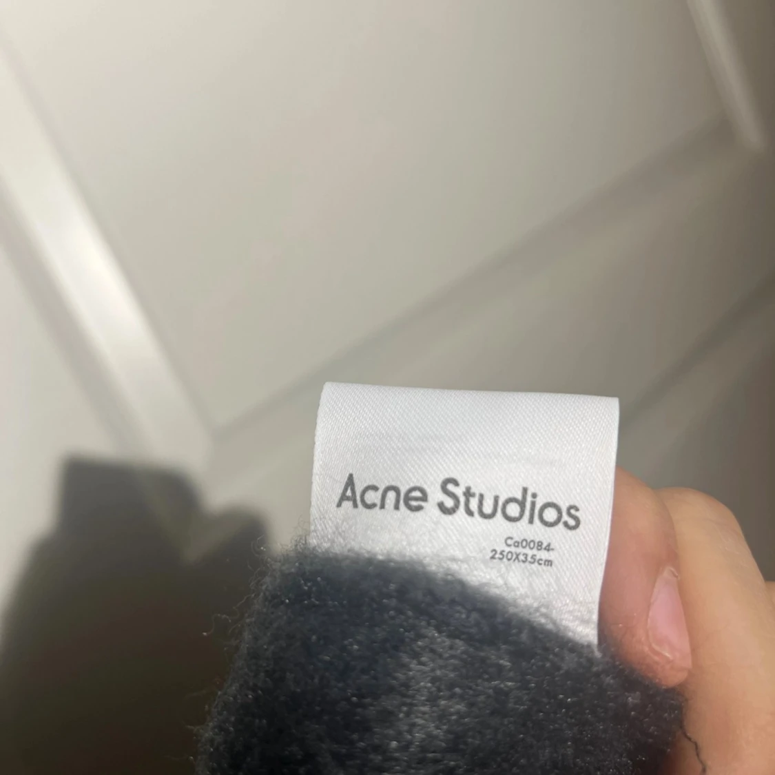 Rutig grå halsduk från Acne Studios - 2