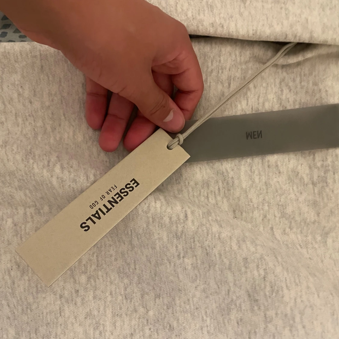 Ljusgrå Essentials Fear of God hoodie - 3