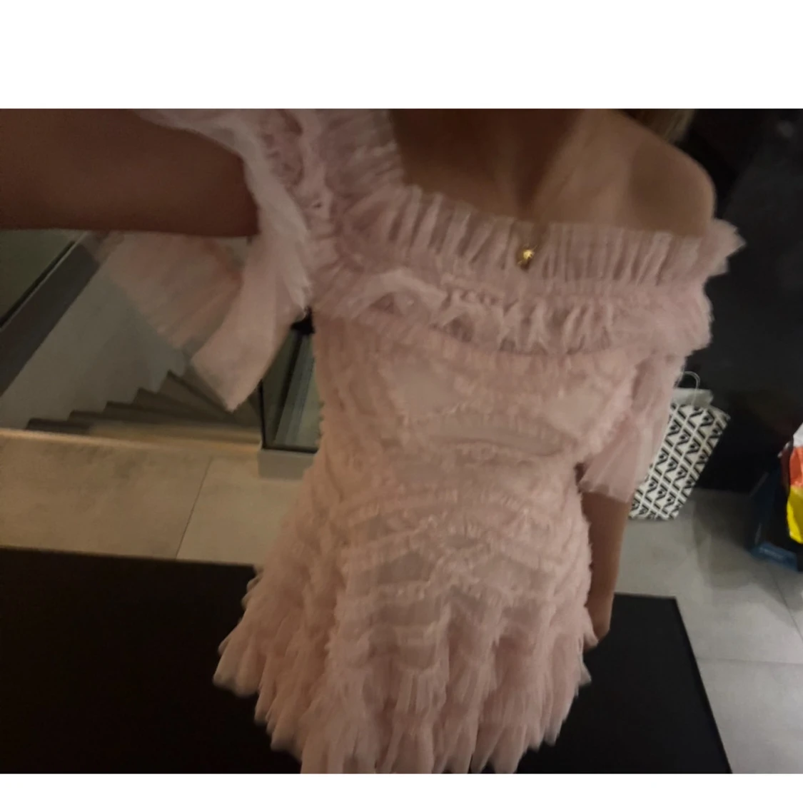 Rosa volangklänning Needle & Thread - 2