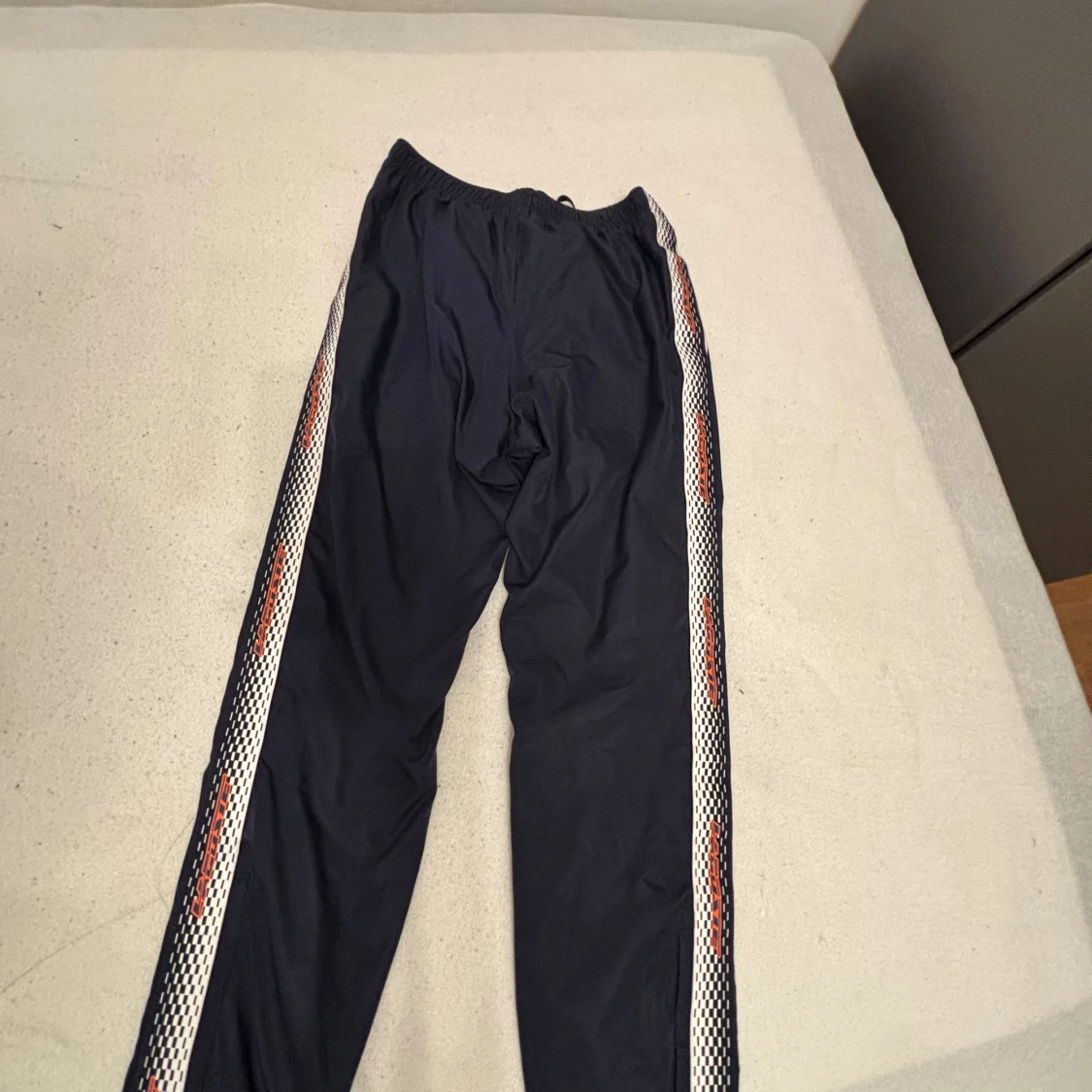 Mörkblå träningsbyxor Lacoste Sport - 1