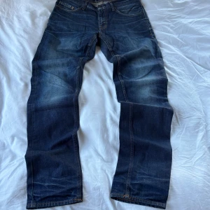Tiger Of Sweden Jeans - Sjukt feta jeans med galna fades!! Fint skick och sitter perfekt 🤩 skriv privat för fler bilder/frågor osv‼️osäker på längd men kan skicka mått😁