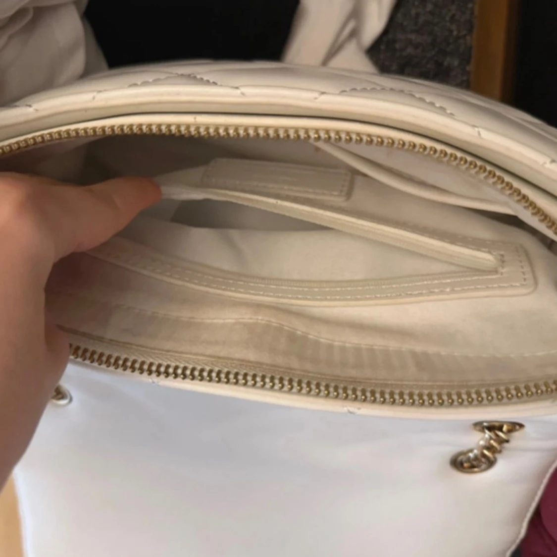 Valentino Väska - 4