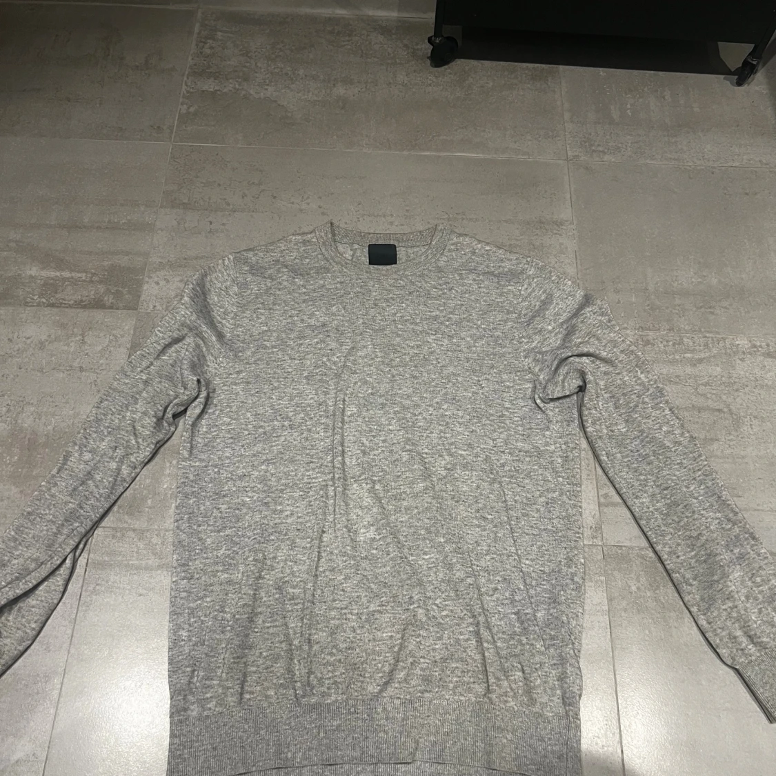Grå långärmad tröja i bomull
