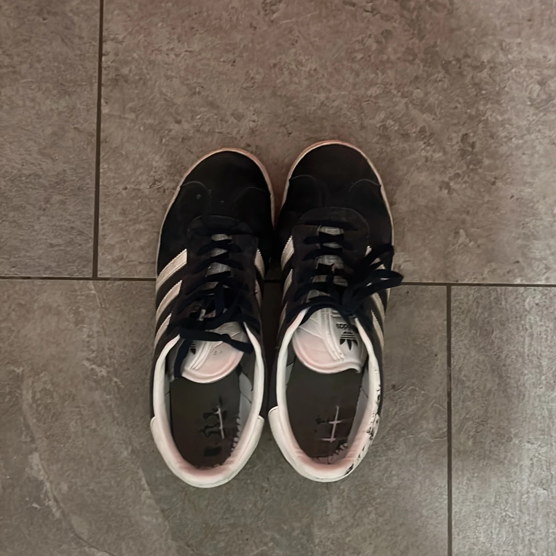 Adidas Gazelle sneakers marinblå