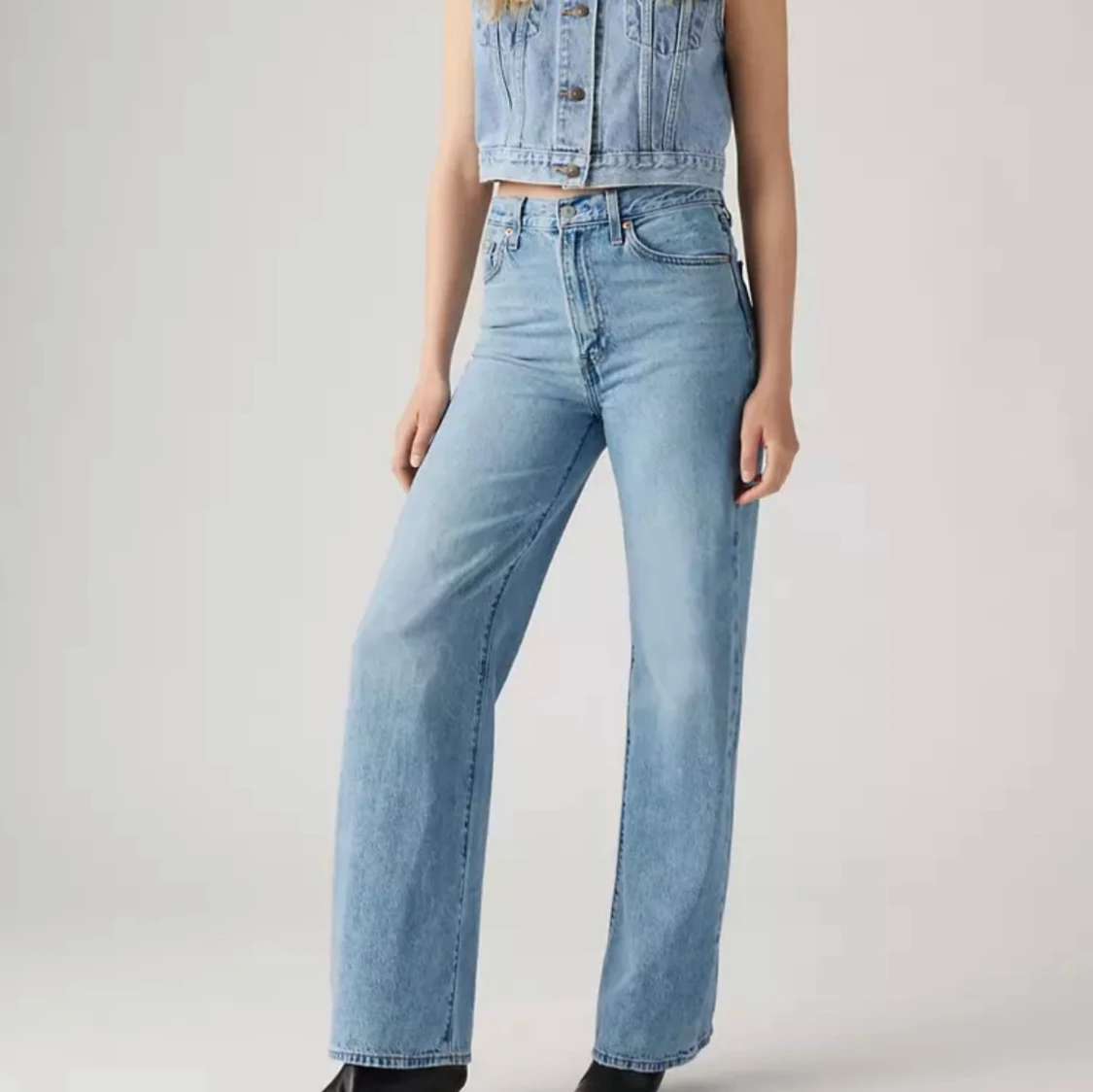 Levi's ljusblå wide jeans