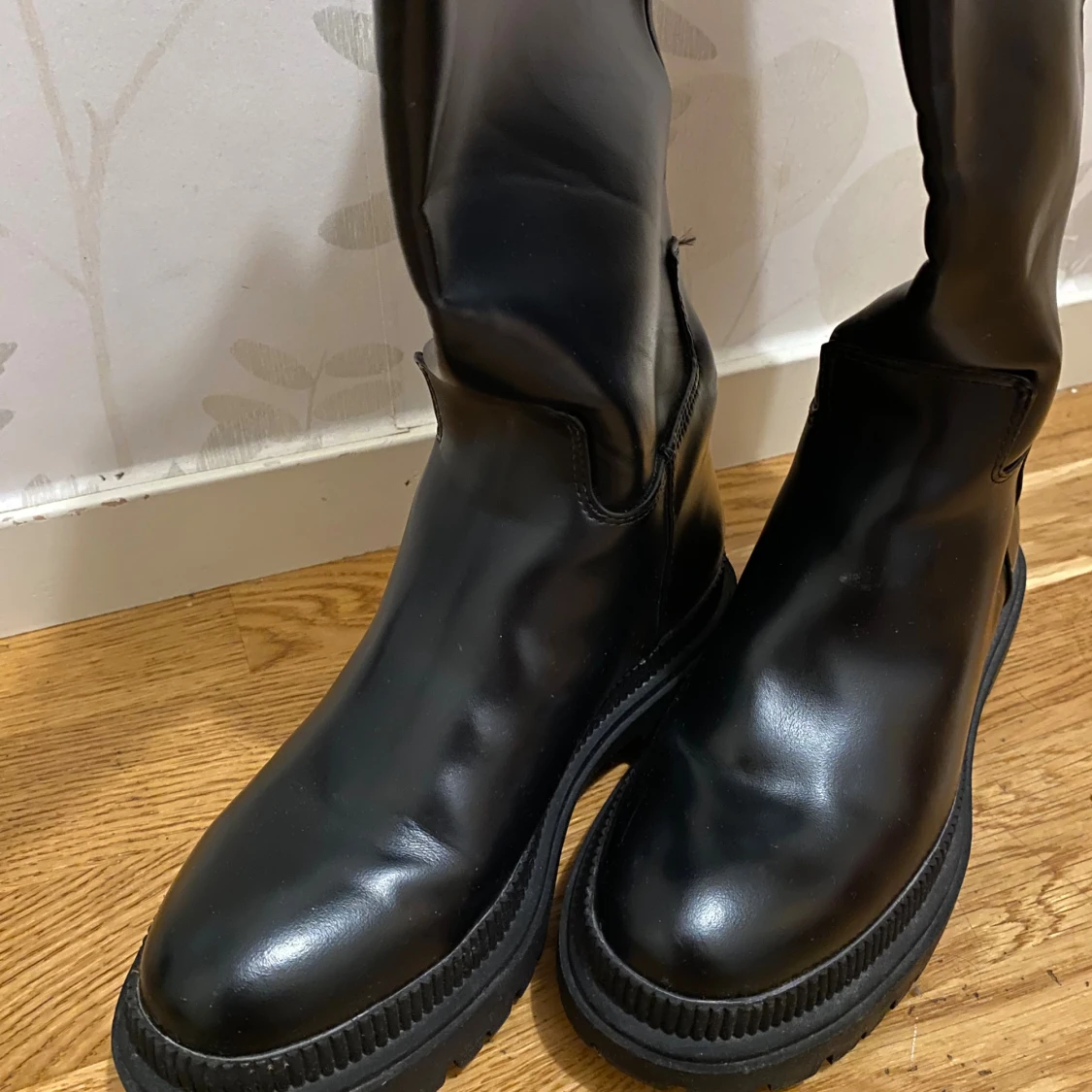 Svarta höga boots med grov sula - 4