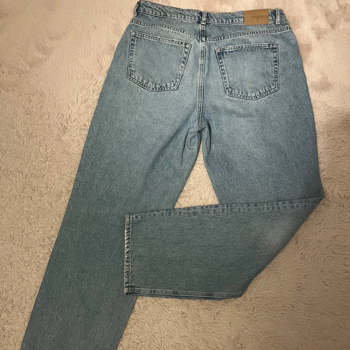 Ljusblå raka jeans från Vero Moda - 1