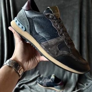 Valentino rockrunner skor - Valentino rockrunners | originalstorlek: 41, sitter ofta som 42, fråga om innermått vid osäkerhet | ingår: endast skorna