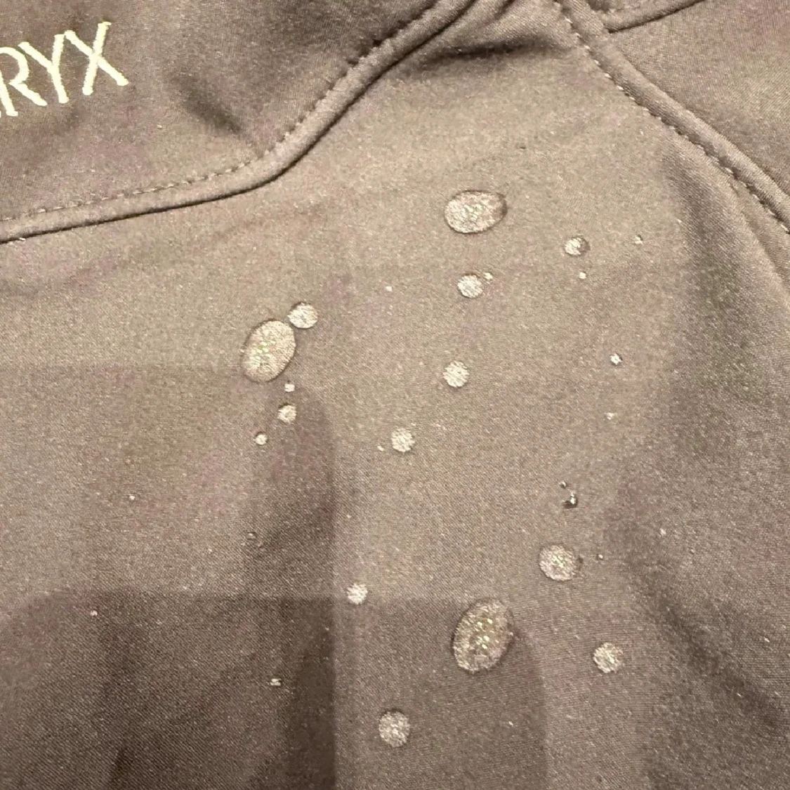 Svart vindjacka från Arc'teryx - 4