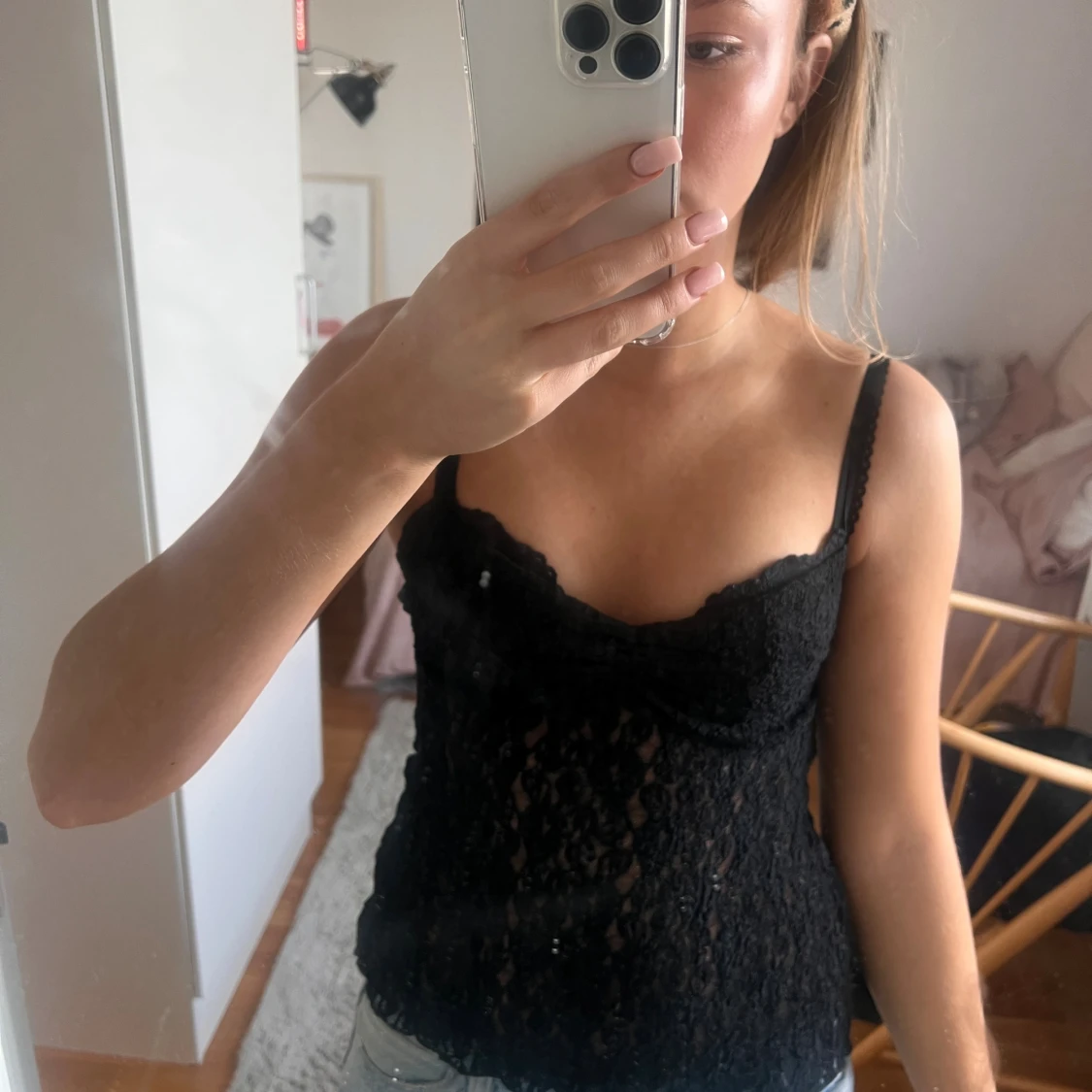 Svart spetts topp från Nelly  - 1