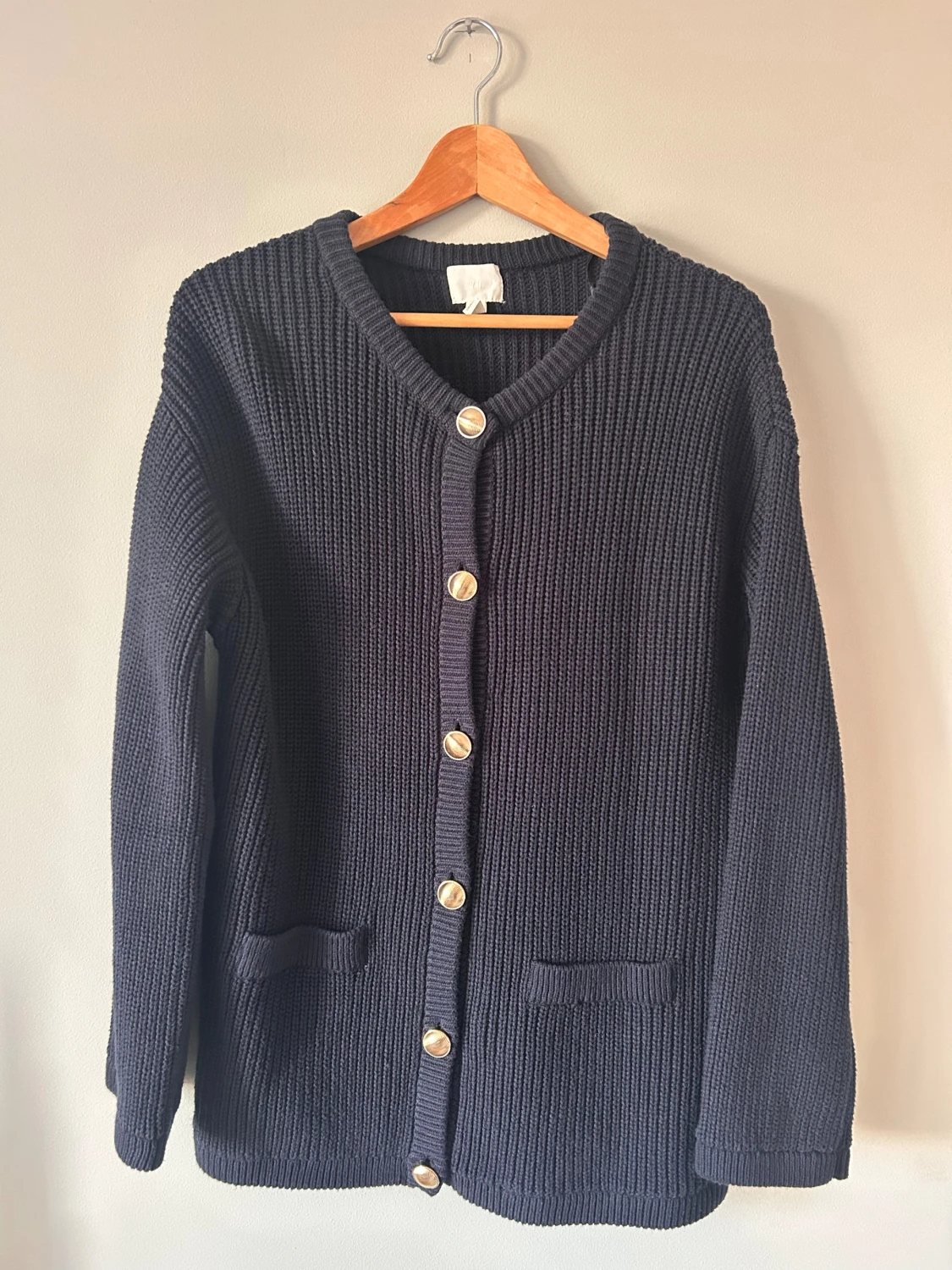 Mörkblå stickad kofta från H&M