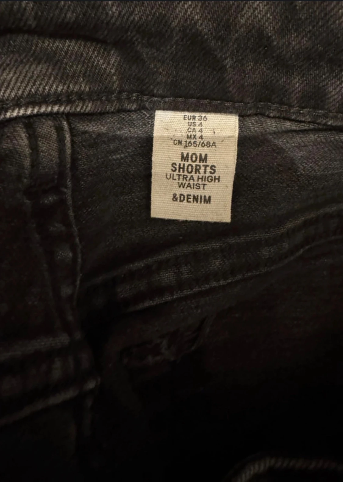 Svarta högmidjande jeansshorts från H&M - 3