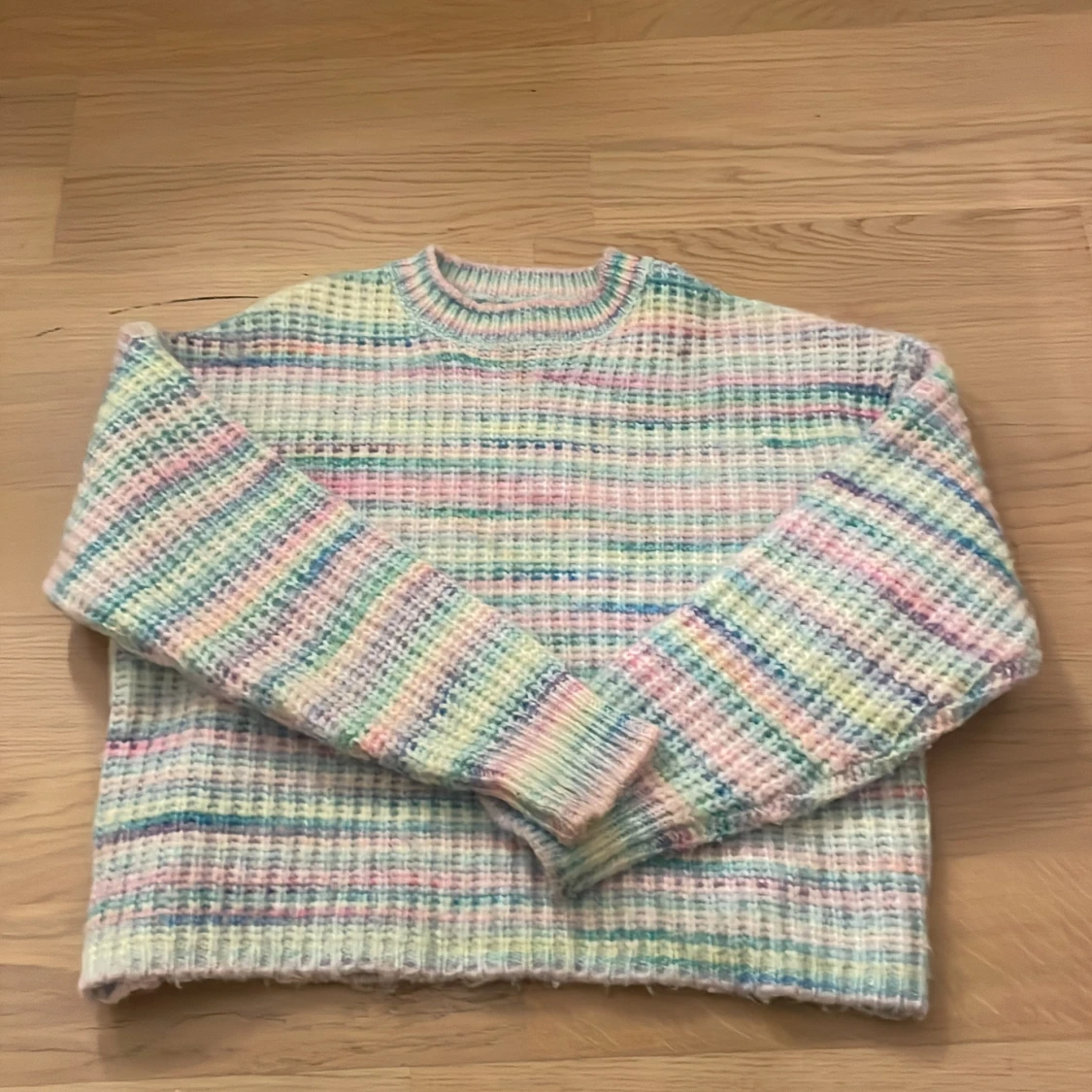 Pastellrandig stickad tröja Pigalle