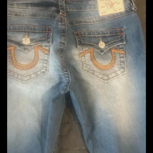 True religion bootcut jeans - Snygga True religion jeans, i jätte bra skick. i storlek w29. Nypris 1599. 