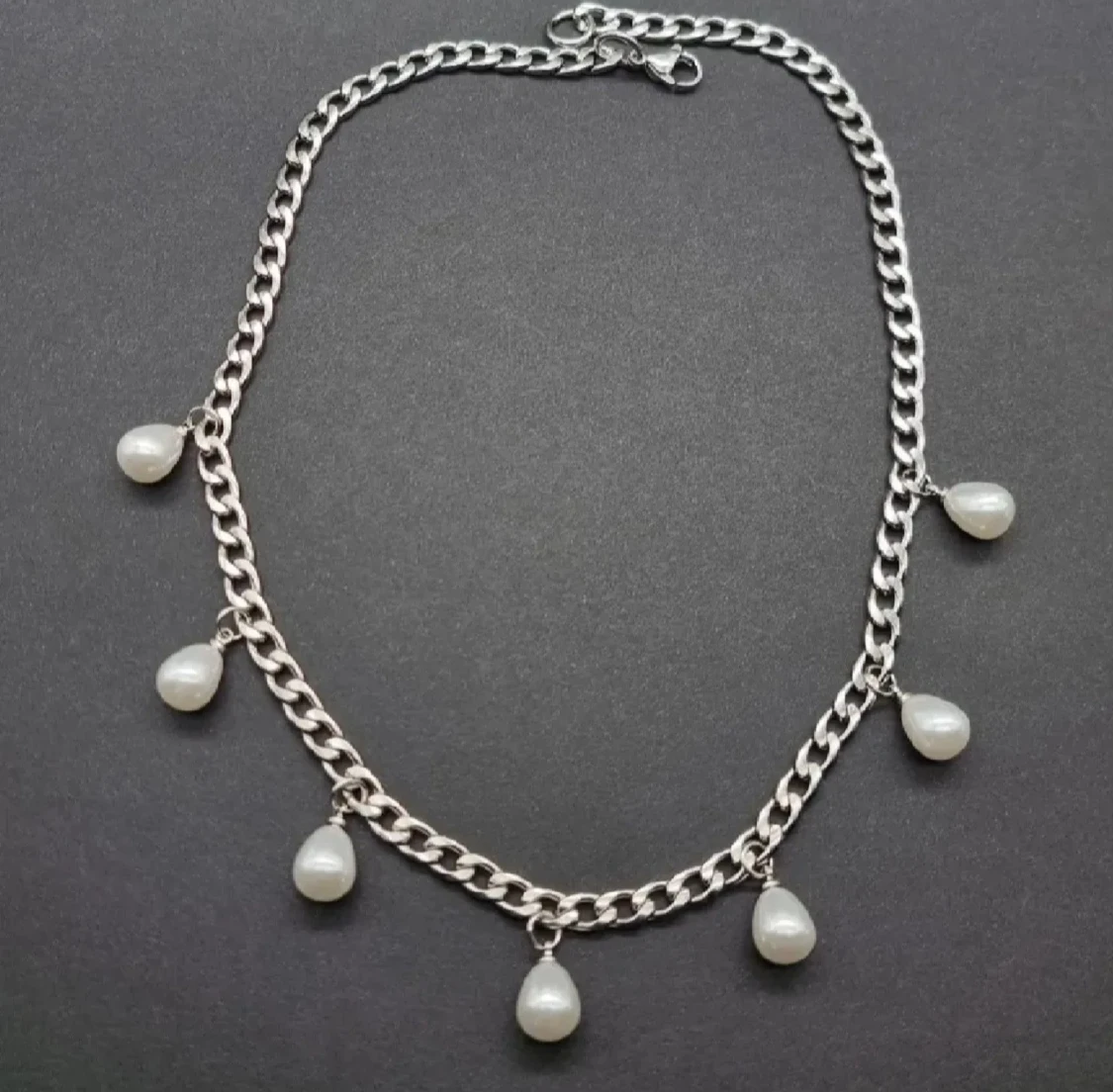 Stilfullt handgjort halsband  - 1