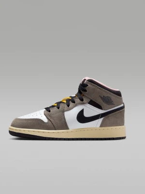 Skor/köpes - Hej jag säker efter skor med riktig bra skick och helst med kvitto och sko box som också har bra skick de bara skriva om ni har skor helst nike/adidas