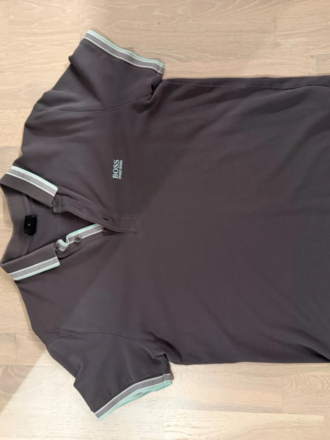 Grå pikétröja från Hugo Boss - 2