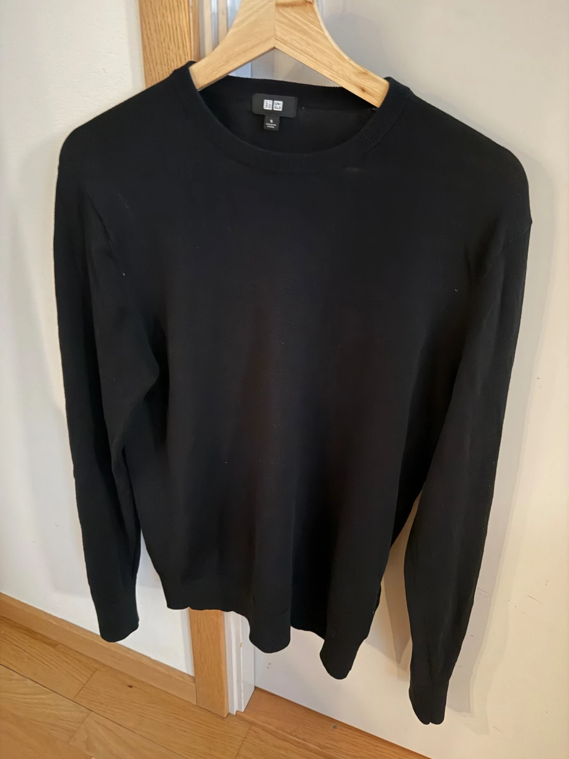 Svart merinoull tröja från Uniqlo