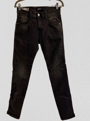 Replay jeans - Svarta replay jeans | storlek W28 L32 | bra skick | ställ frågor eller skicka prisförslag