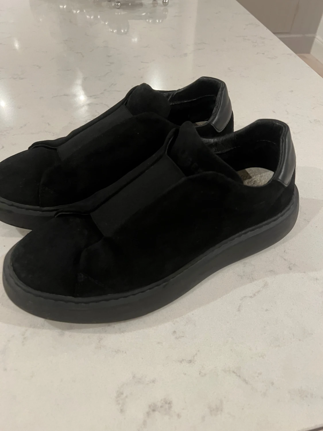 Svarta slip-on sneakers i mocka/ Legend Kane sneakers. - 3