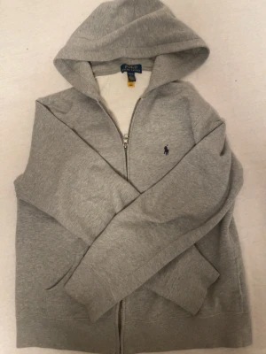 Ralph lauren zip up grå - Ralph lauren zip up grå med nytt skick