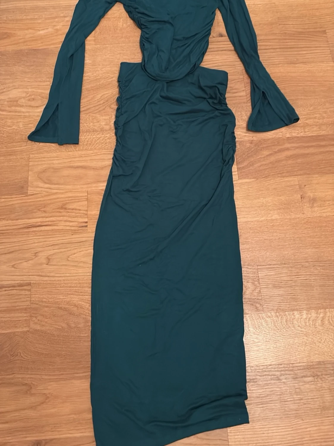 Mörkgrön långärmad långklänning