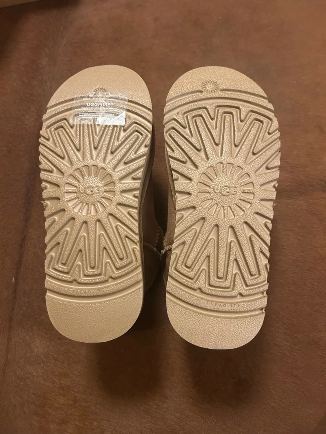 Beige UGG boots med fårskinn - 9