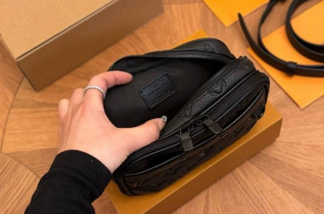 Louis Vuitton axelväska  - 4