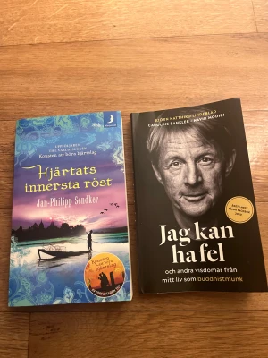 Två bra böcker till salu! - Den första är relativ ny bok, har bild på diverse skavanker på utsidan (den är lite böjd tyvärr, se bild) insidan är dock fin.   Den andra är en uppföljare till världssuccén ”Konsten att höra hjärtslag” en känsloladdad som utforskar människans inre :) boken är tyvärr lite böjd men annars bra. (även där se bild)  