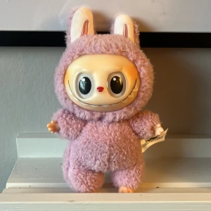 Lafufu lychee berry  - En lafufu tyvärr men vill vara tydlig med det så att ingen blir besviken <3 jag köpte den för 200kr men säljer den billigare såklart💗