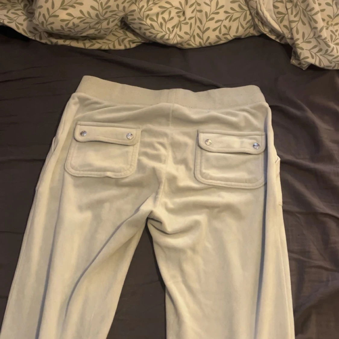 Ljusblå kofta och byxor från Juicy Couture - 2