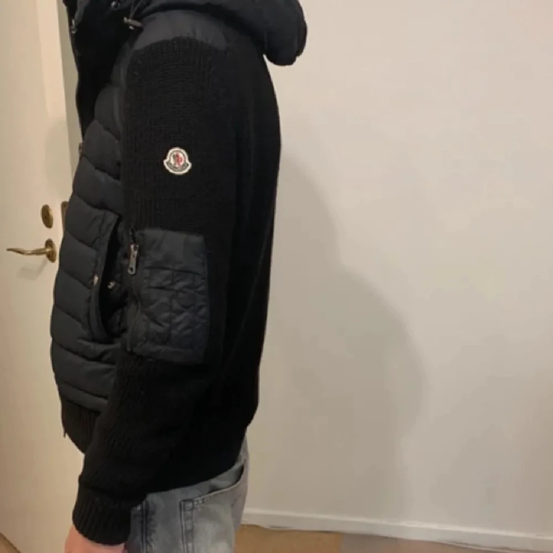 Svart pufferjacka från Moncler - 1