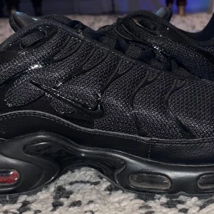 Tn skor - Storleken på Skorna är 42.