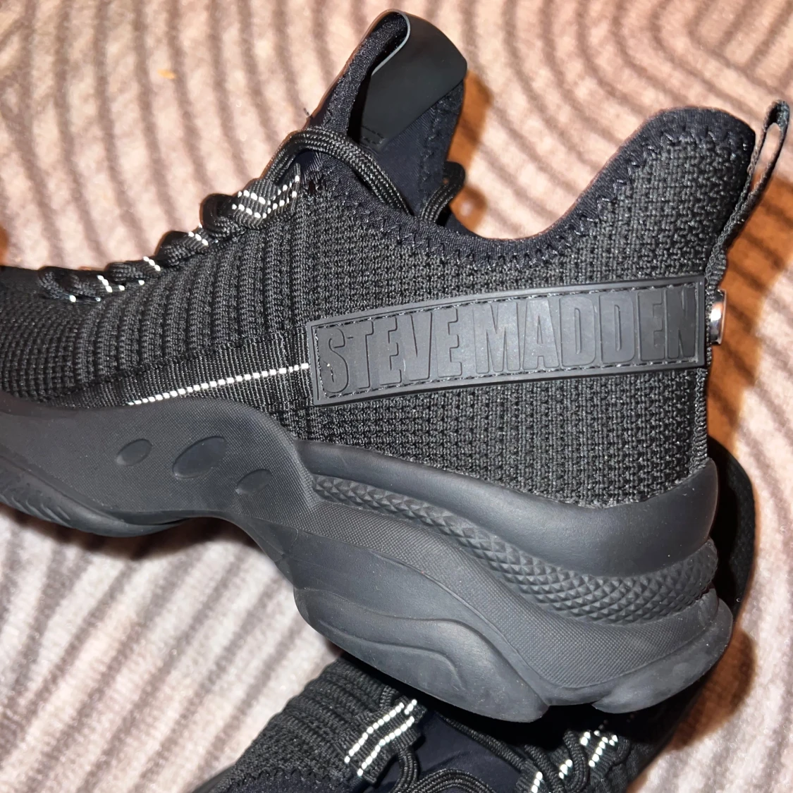 Svarta sneakers från Steve Madden Mac-E - 4