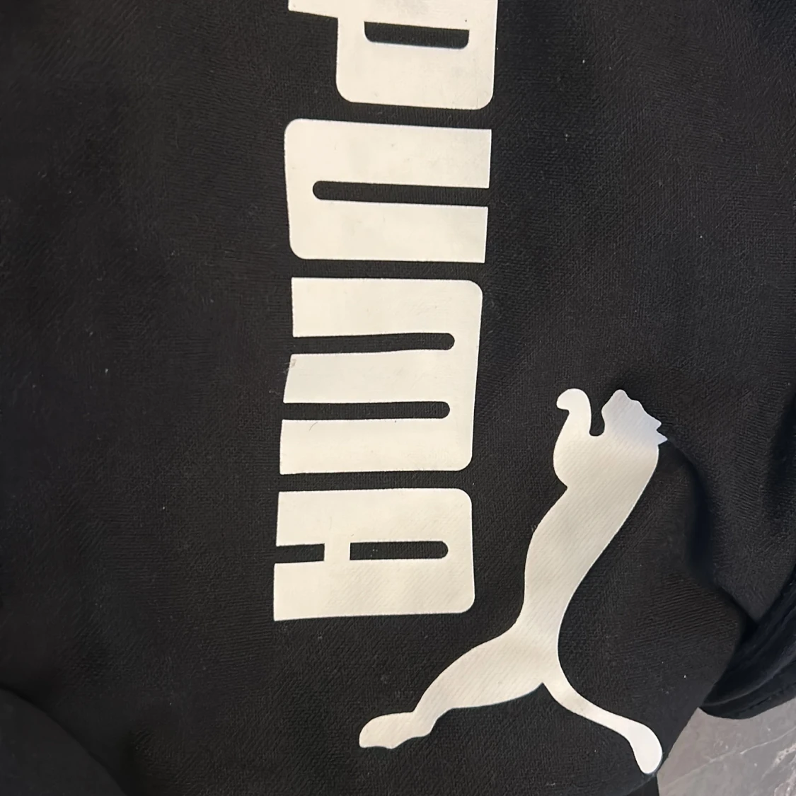 Svart hoodie från Puma med logga - 4