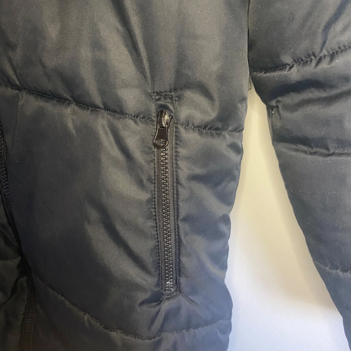 Svart lång pufferjacka Everest 158 - 3